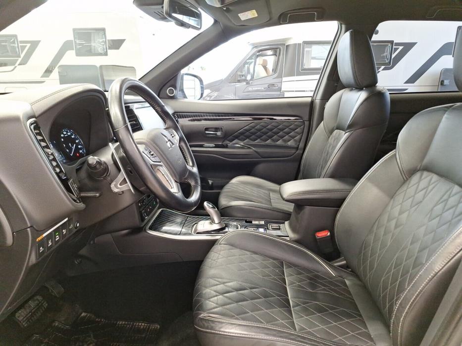 MITSUBISHI Outlander PHEV 2020