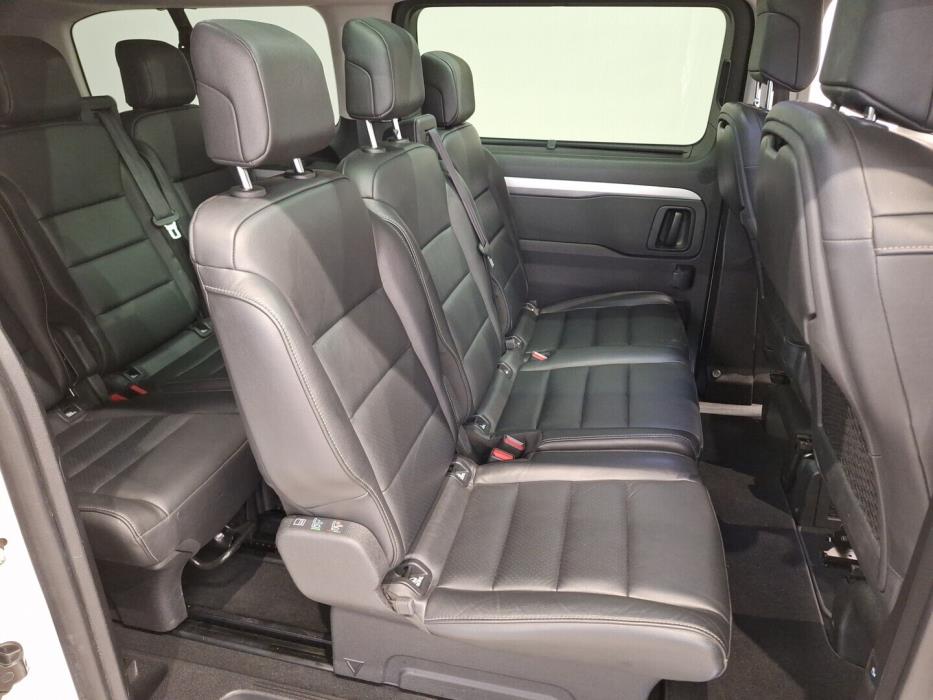 PEUGEOT e-Traveller 2021