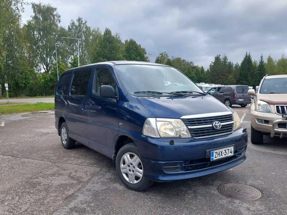 TOYOTA Hiace 2010