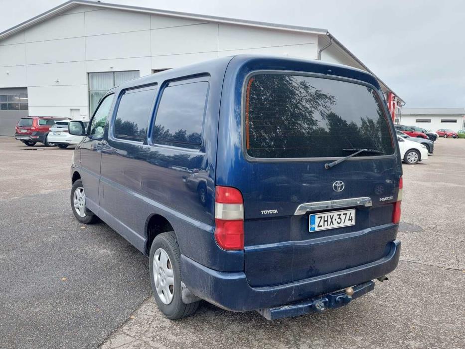 TOYOTA Hiace 2010
