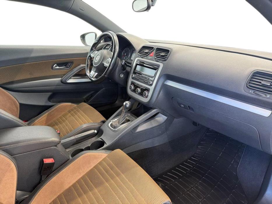 VOLKSWAGEN Scirocco 2010