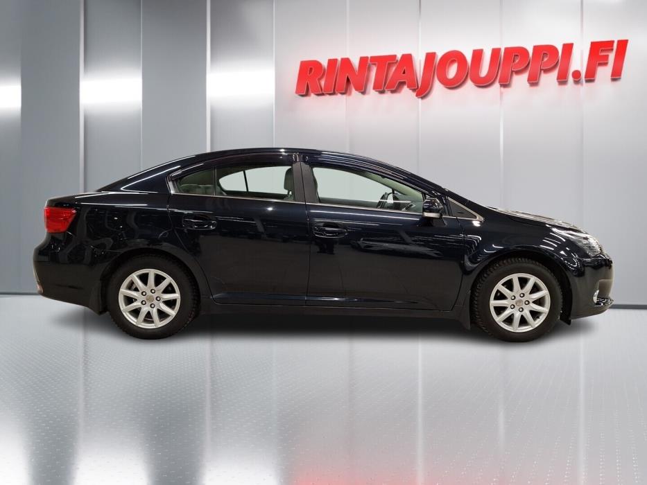 TOYOTA Avensis 2012