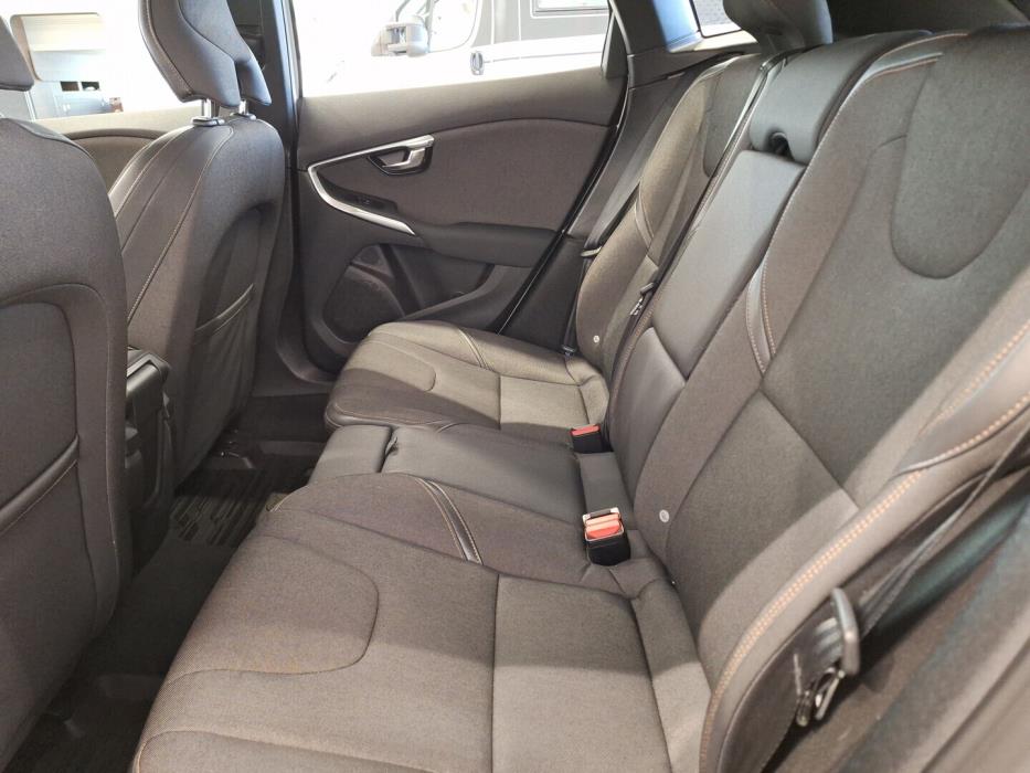 VOLVO V40 Cross Country 2016