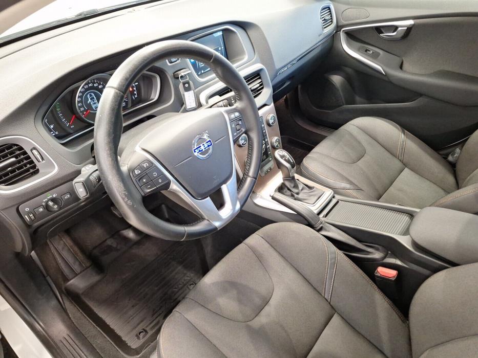 VOLVO V40 Cross Country 2016