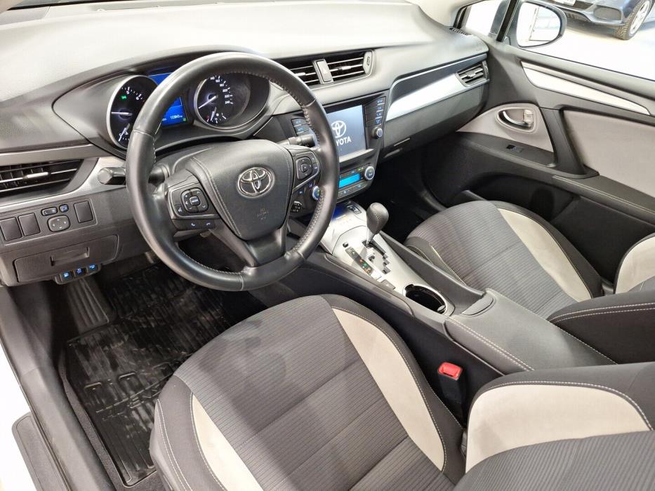 TOYOTA Avensis 2017