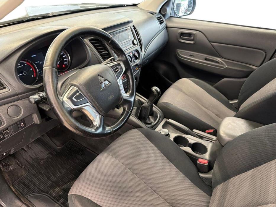 MITSUBISHI L200 2020