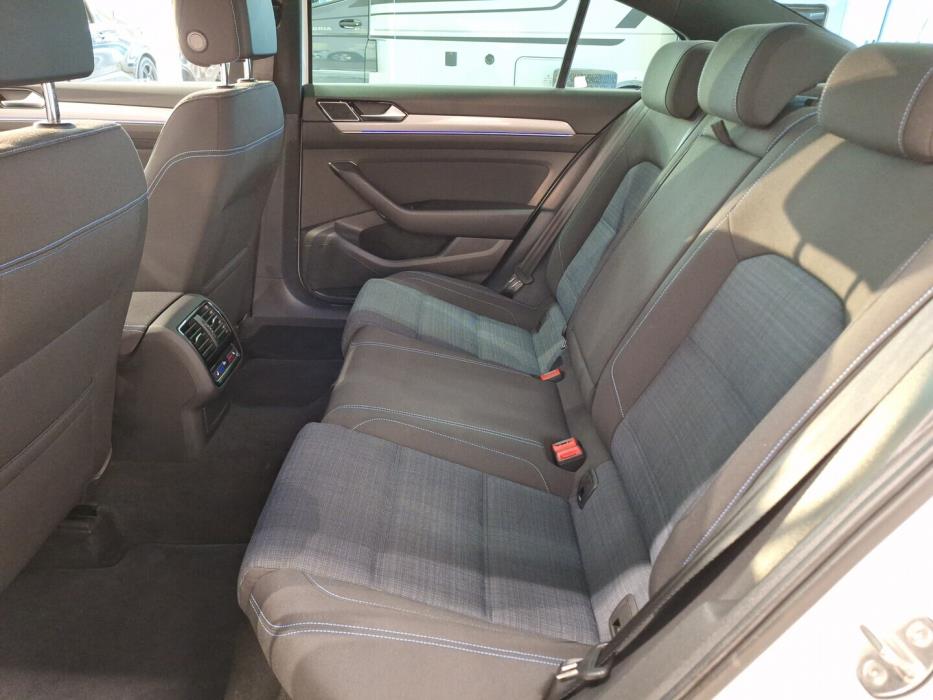 VOLKSWAGEN Passat 2021