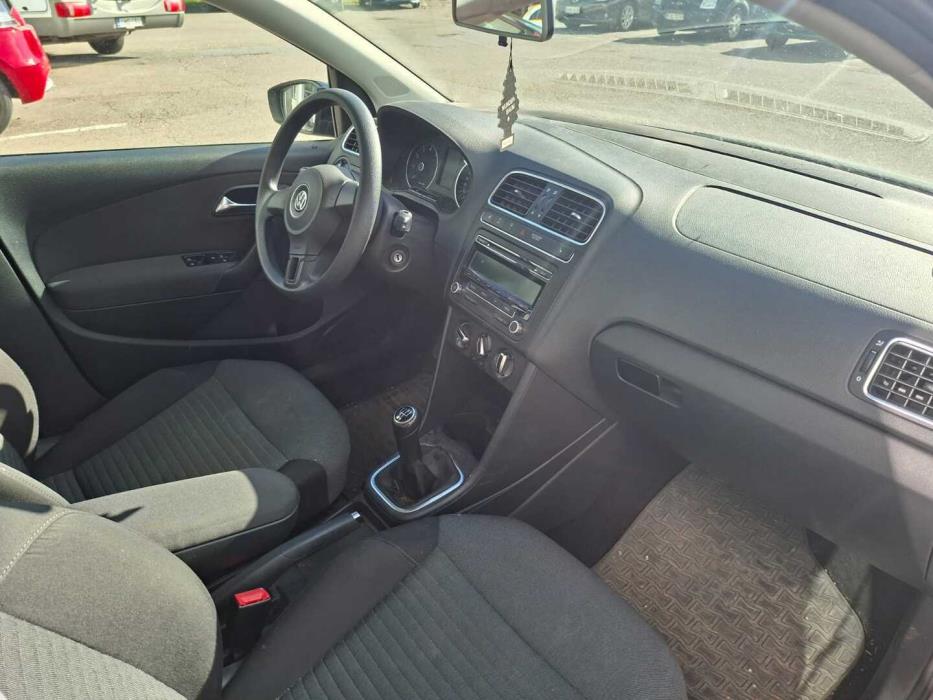 VOLKSWAGEN Polo 2010