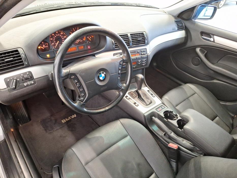 BMW 325 2004