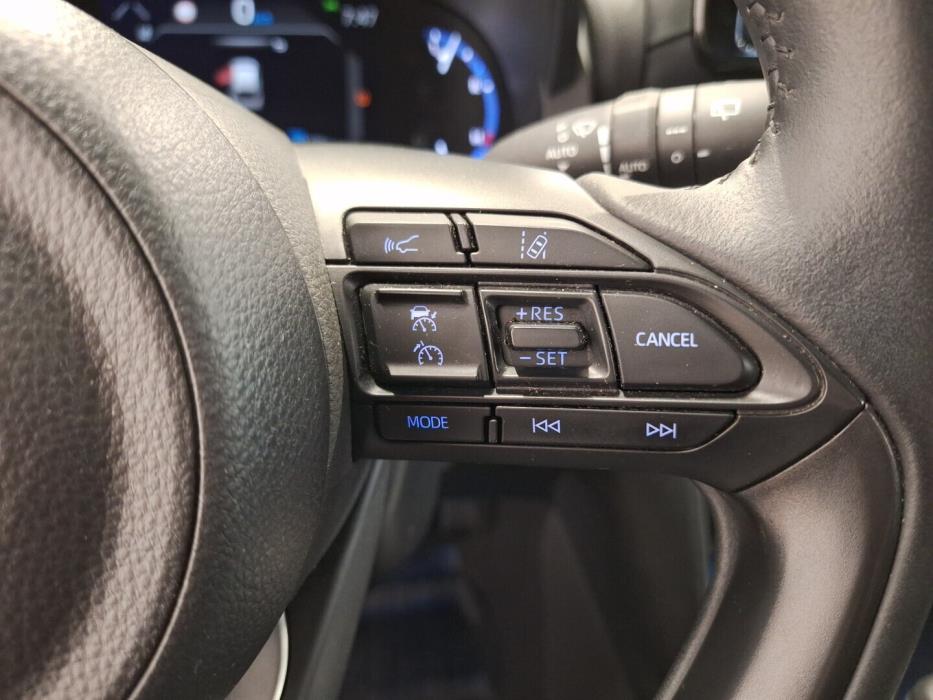 TOYOTA Yaris Cross 2023