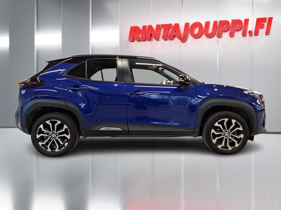TOYOTA Yaris Cross 2023