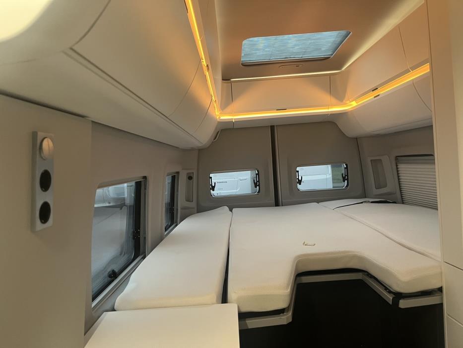 VOLKSWAGEN GRAND CALIFORNIA 680 2021