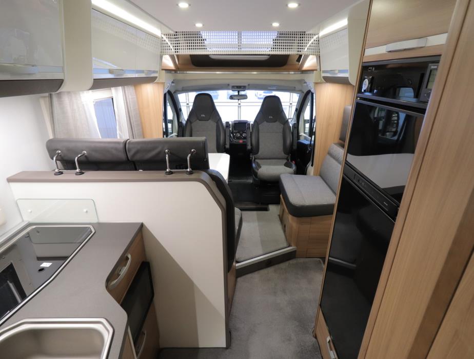 ADRIA MATRIX 670 SL J EDITION 2021