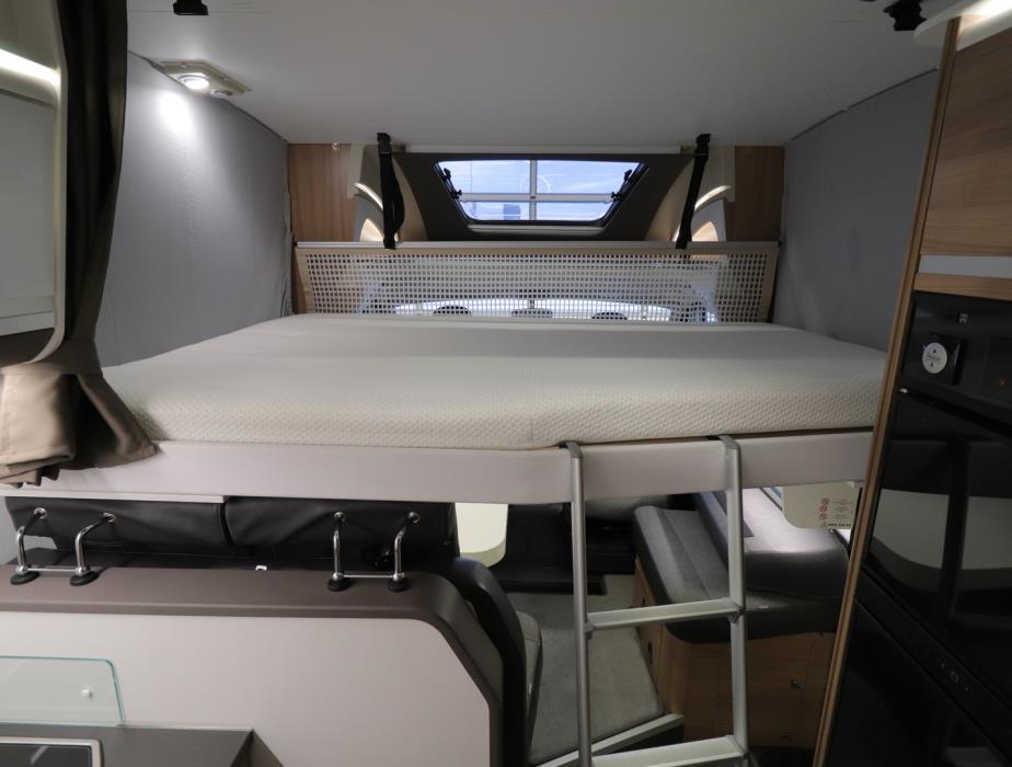 ADRIA MATRIX 670 SL J EDITION 2021