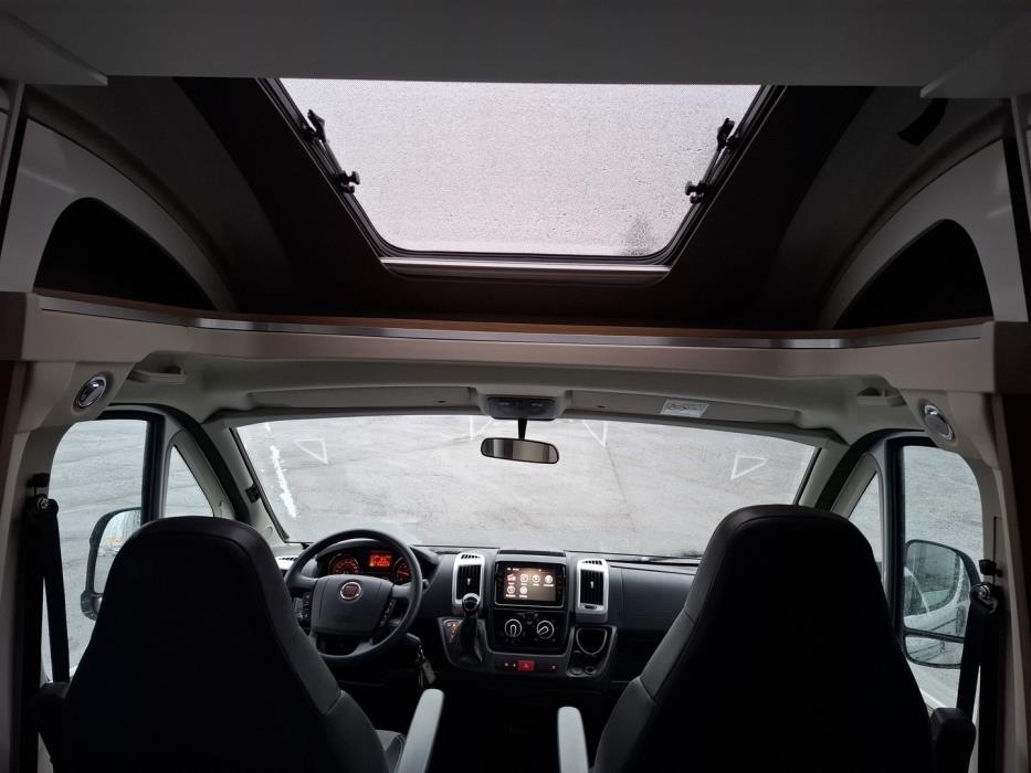 ADRIA MATRIX 670 SL J EDITION 2021