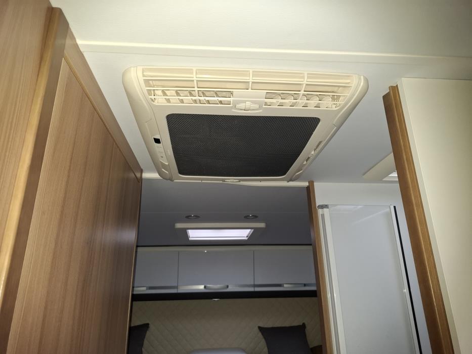 ADRIA MATRIX 670 SL J EDITION 2021