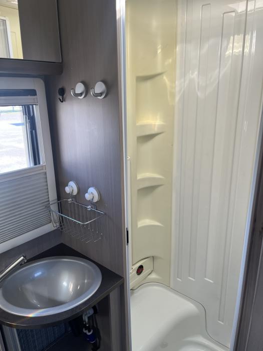 ADRIA MATRIX SUPREME M 687 SL ALDE 2012
