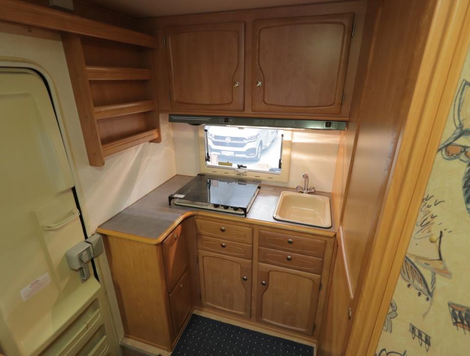 EURA MOBIL INTEGRA 606LSS 1998