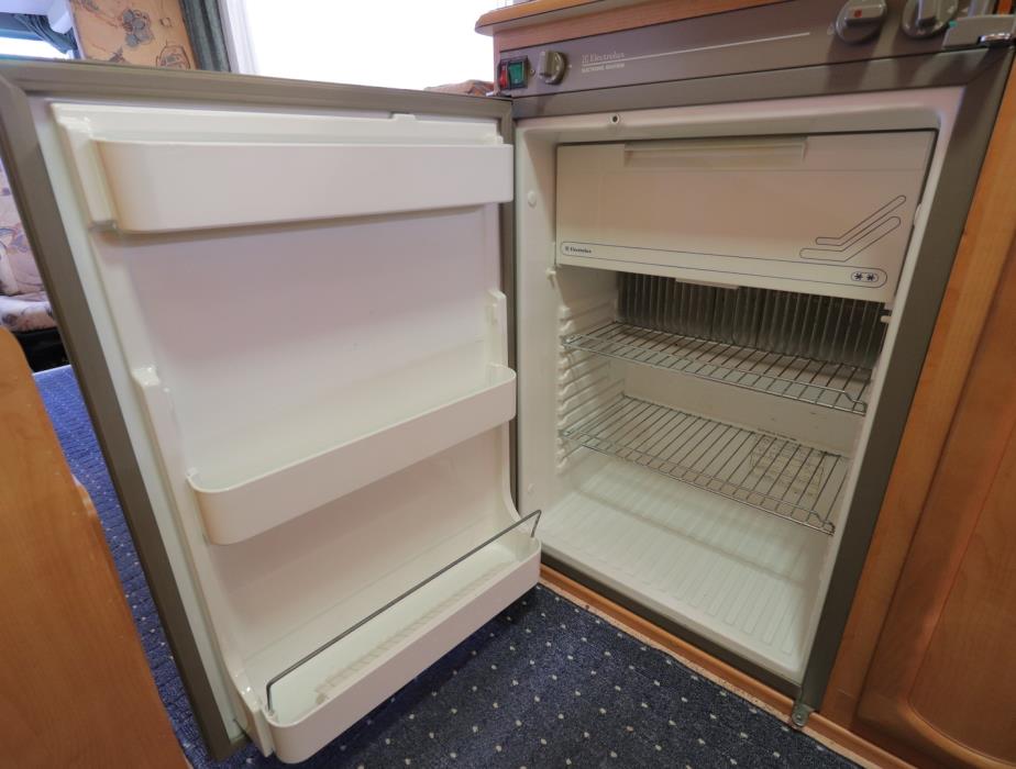 EURA MOBIL INTEGRA 606LSS 1998