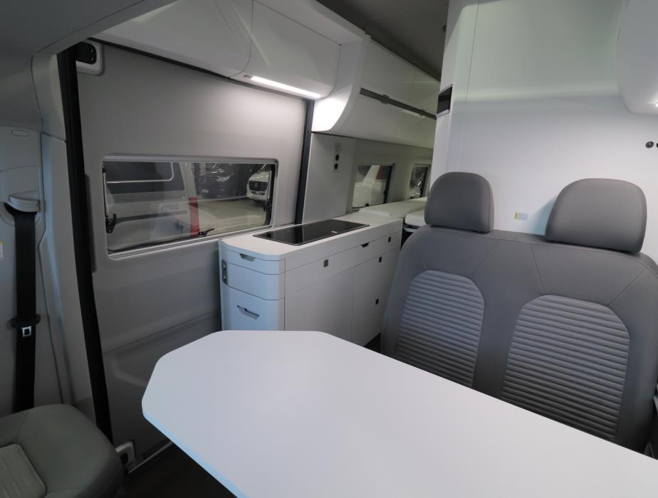 VOLKSWAGEN GRAND CALIFORNIA 680 2021