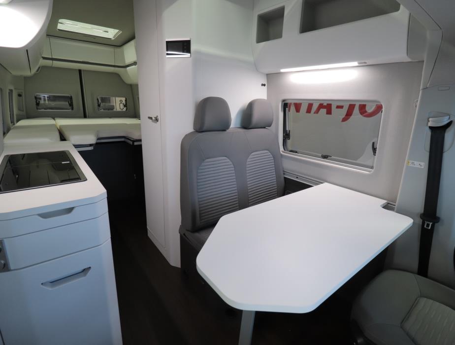 VOLKSWAGEN GRAND CALIFORNIA 680 2021