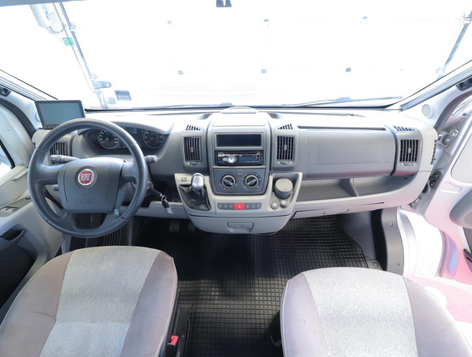 ADRIA CORAL S 670 SL 2011