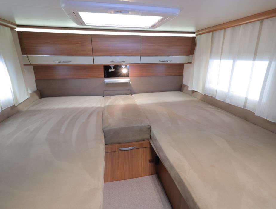 ADRIA CORAL S 670 SL 2011