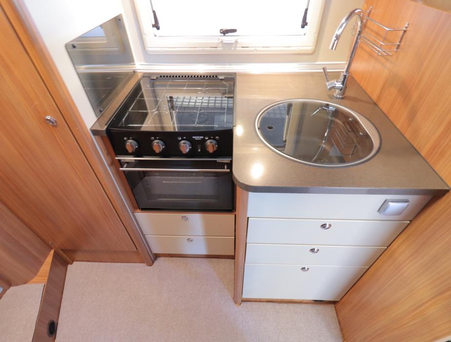 ADRIA CORAL S 670 SL 2011