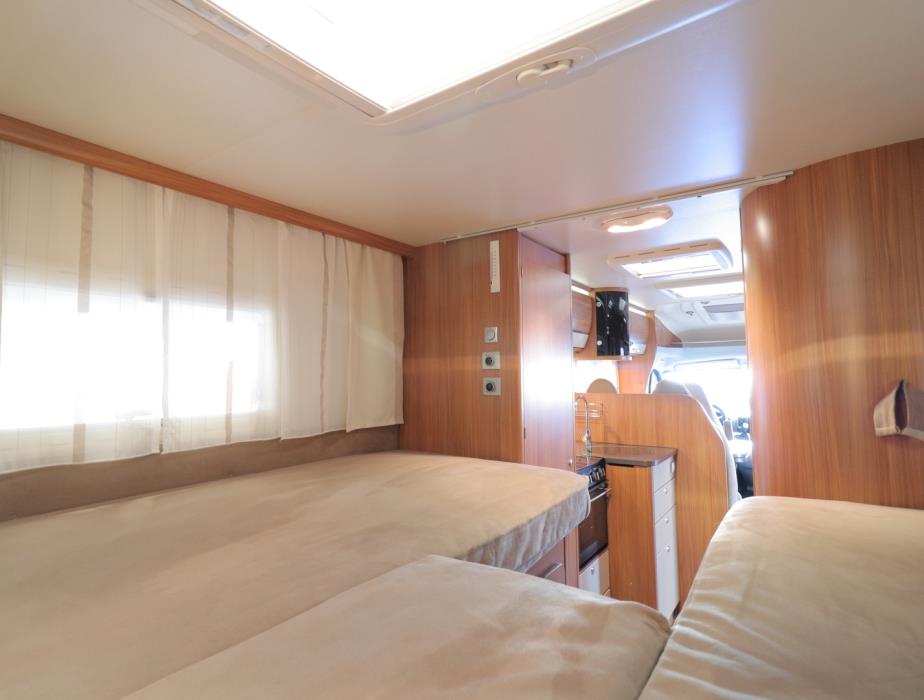 ADRIA CORAL S 670 SL 2011