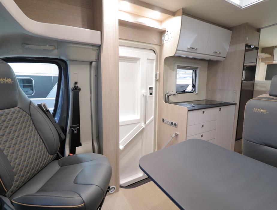 BÜRSTNER Lyseo Time T690 G Skyline Edition 2025