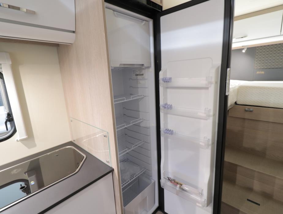 BÜRSTNER Lyseo Time T690 G Skyline Edition 2025