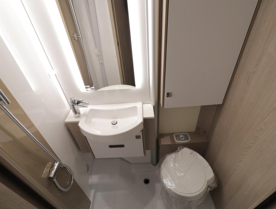 BÜRSTNER Lyseo Time T690 G Skyline Edition 2025