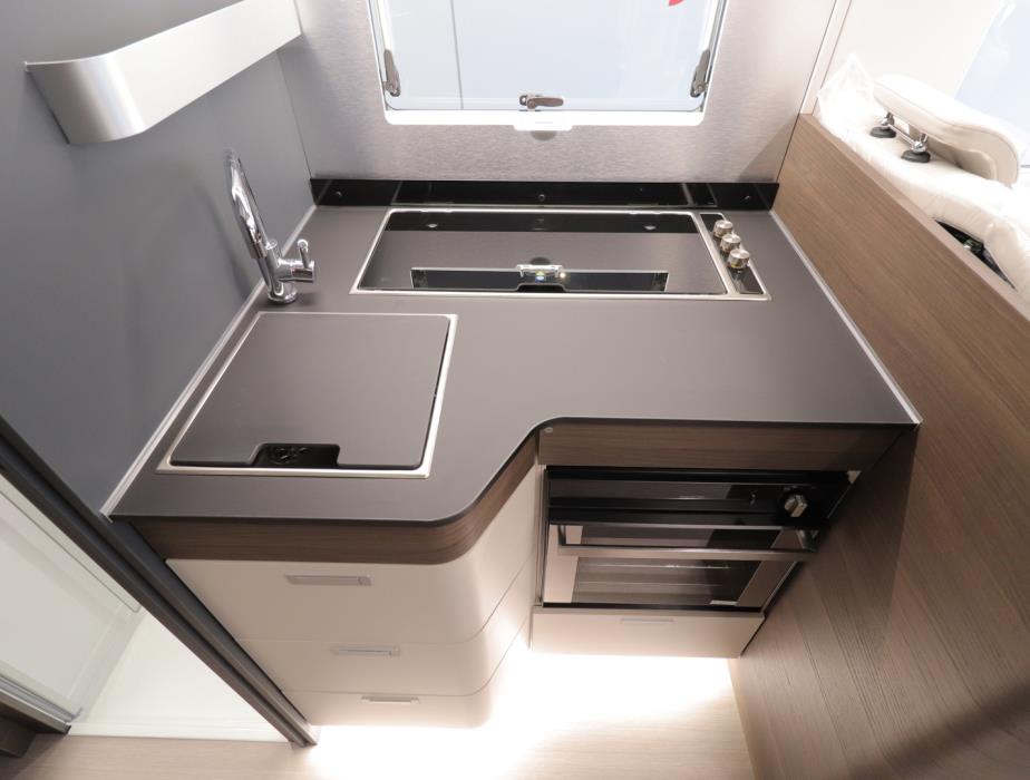 ADRIA MATRIX SUPREME 670 SL ALDE 2026