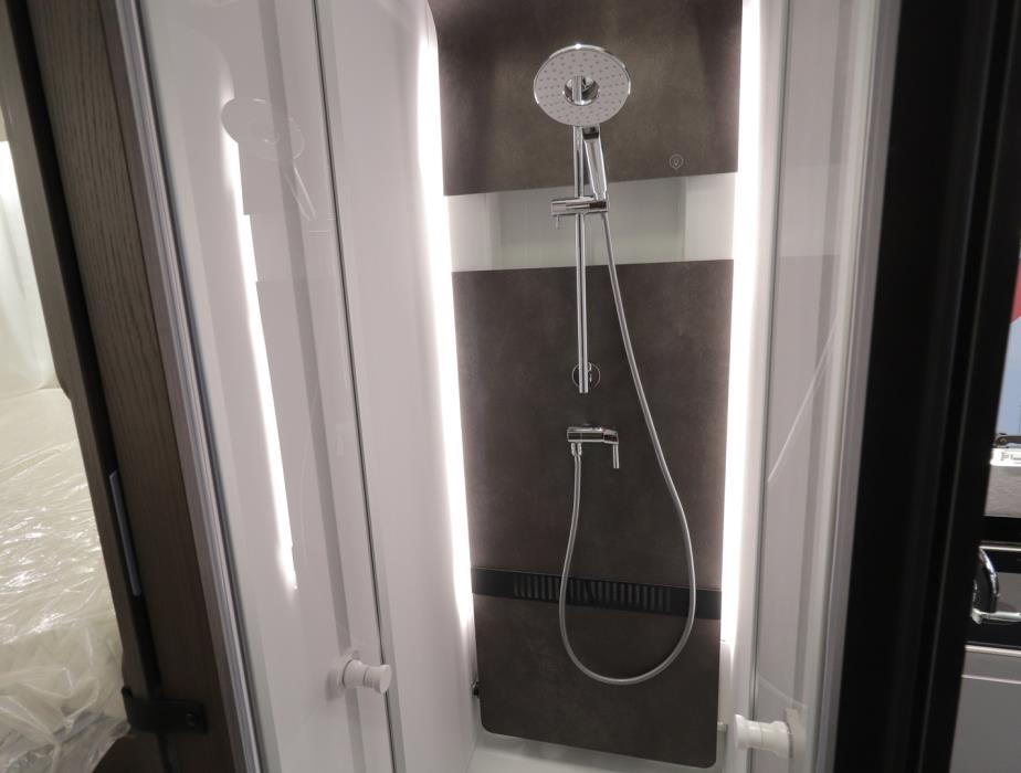 ADRIA MATRIX SUPREME 670 SL ALDE 2026