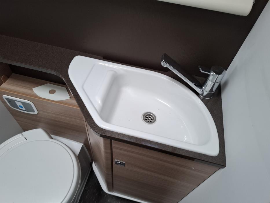 ADRIA MATRIX M 650 SF 2015