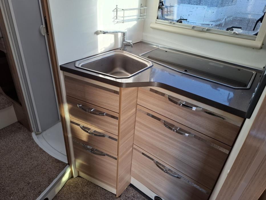 ADRIA Matrix Axess M 670SL 2015