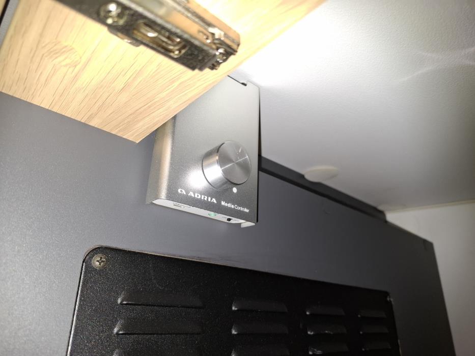 ADRIA MATRIX PLUS M 670SL 2021