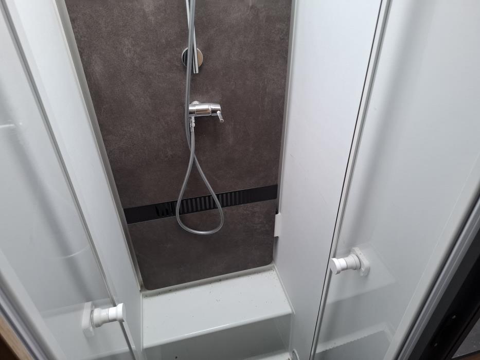 ADRIA MATRIX PLUS M 670SL 2021