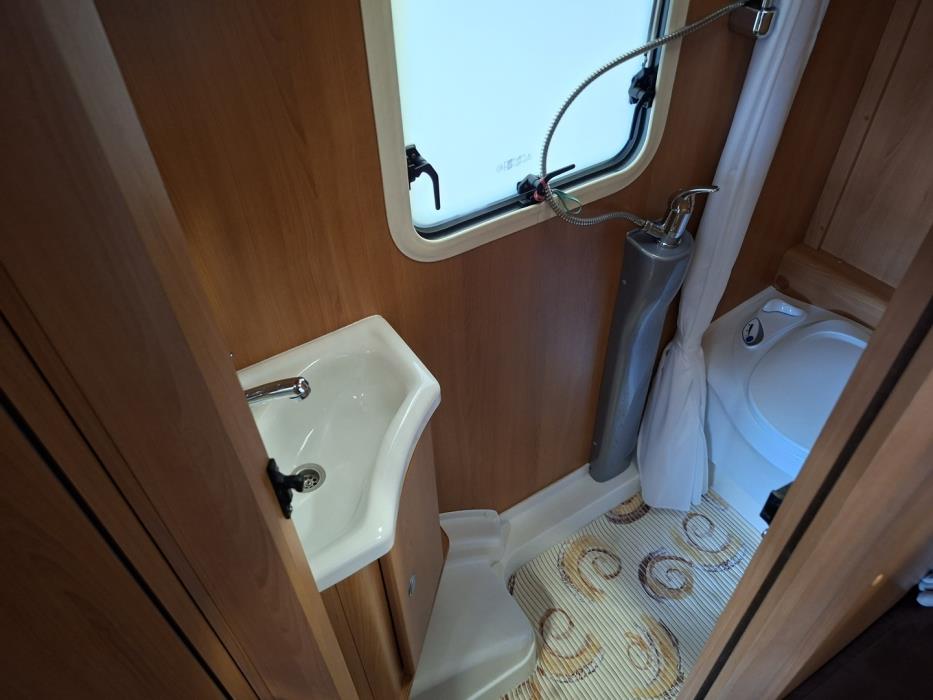 DETHLEFFS GLOBEBUS T 001  T 002 2009