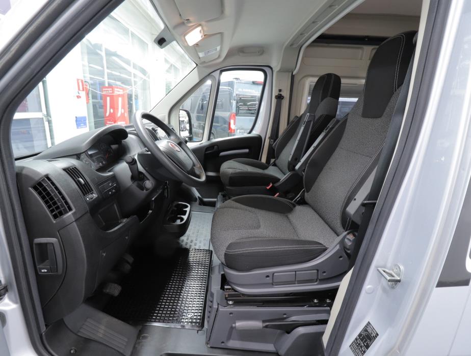 SUNLIGHT CLIFF 600 2020