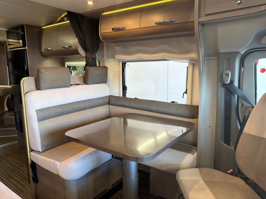 ADRIA MATRIX SUPREME M 667 SPS ALDE 2014