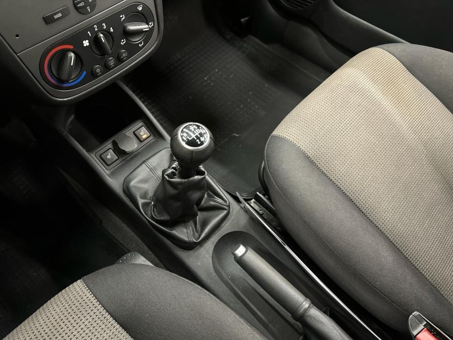 OPEL Corsa 2005
