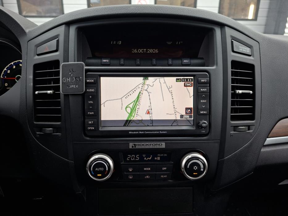 MITSUBISHI Pajero 2010