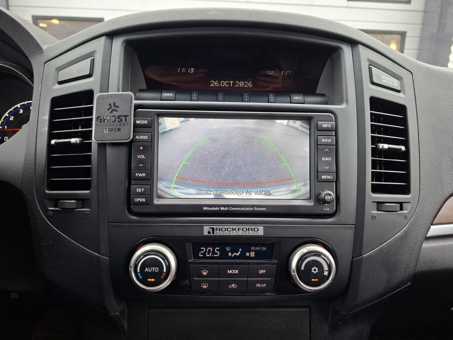 MITSUBISHI Pajero 2010
