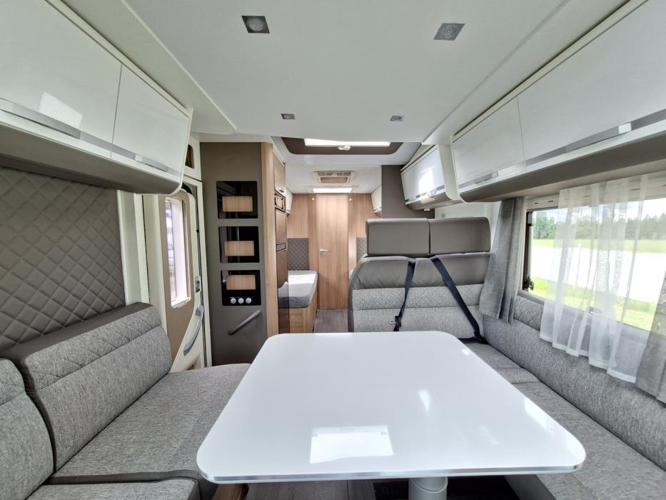 ADRIA Matrix Supreme 670 SLT 2019