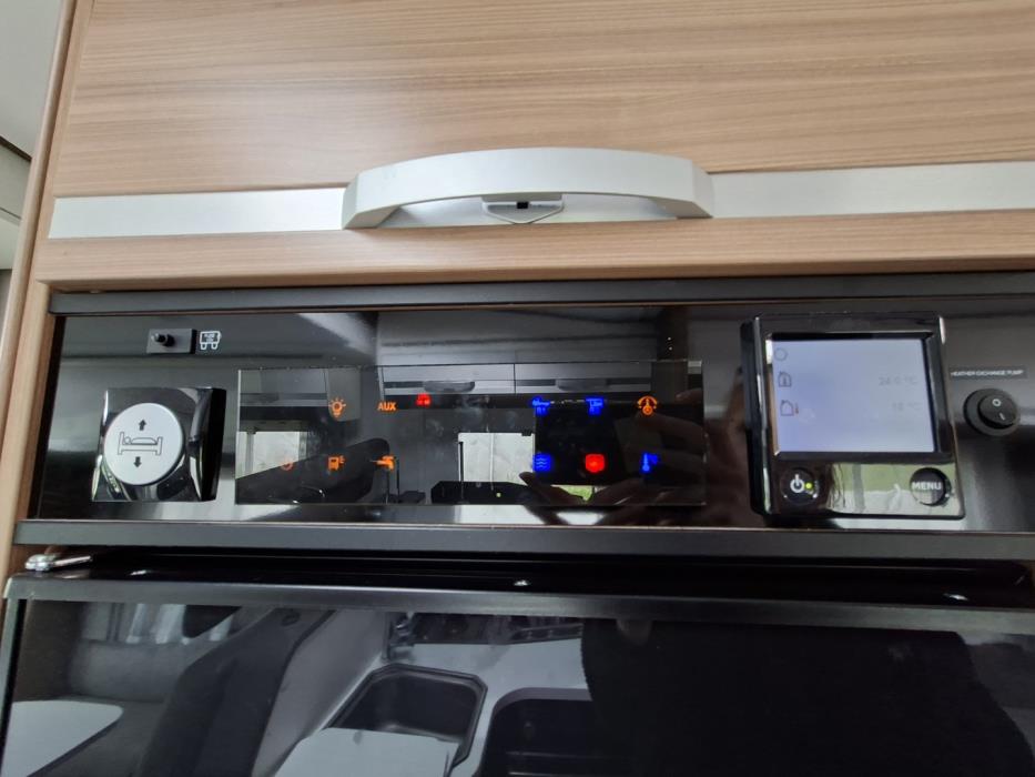 ADRIA Matrix Supreme 670 SLT 2019