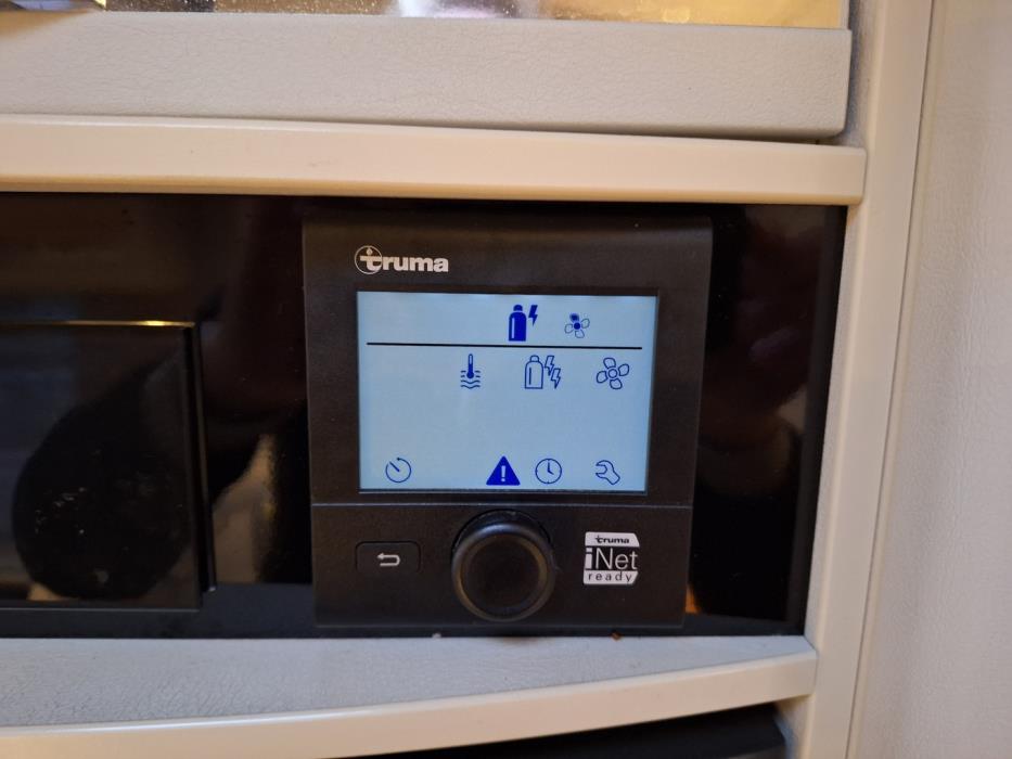 ADRIA MATRIX AXESS 670 SL 2017