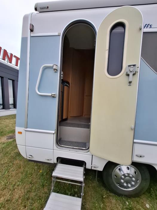 DETHLEFFS Globetrotter Premium Class A 230 2001