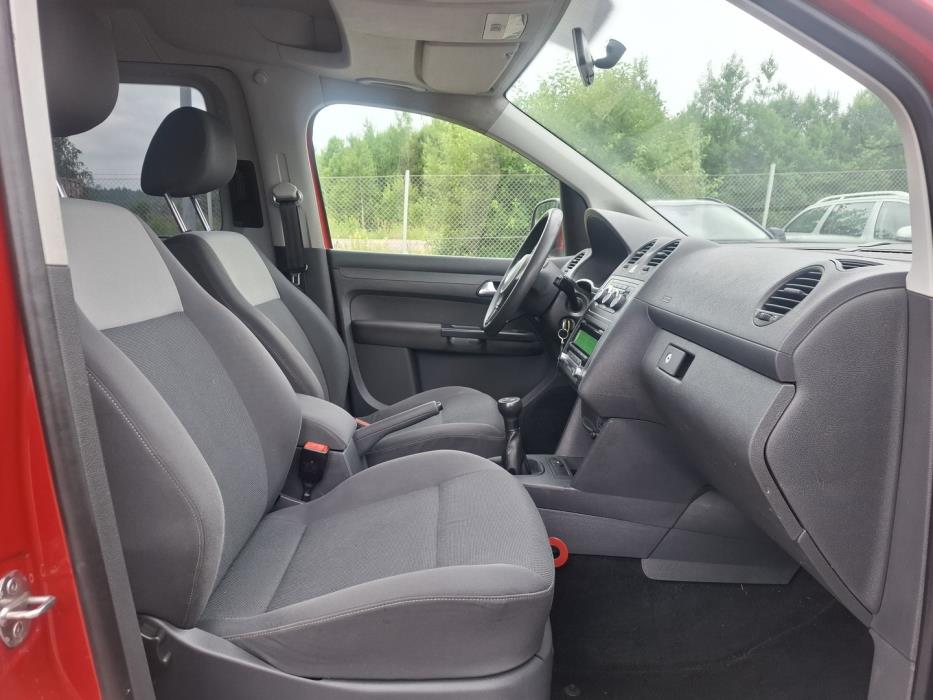 VOLKSWAGEN Caddy 2011