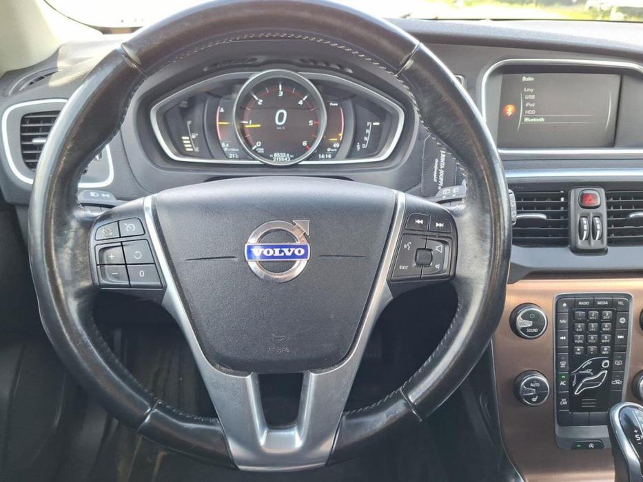 VOLVO V40 Cross Country 2015